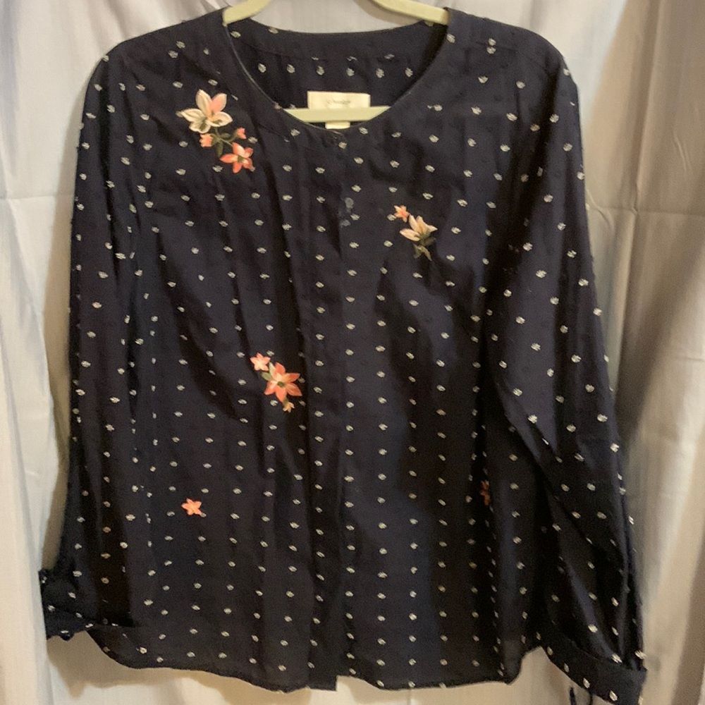 Woman’s blouse cjBanks X button front beautiful embroidery detail dressy casual